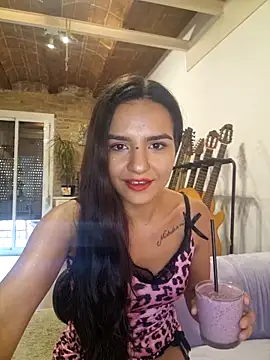 MissHazelnut online show from 8, 10, 2025