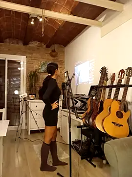 MissHazelnut online show from 3, 11, 2025