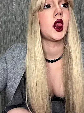 Snapshot of Darling_Bri_ chatting on 9, 11, 2025 Darling Bri online show from 9, 11, 2025