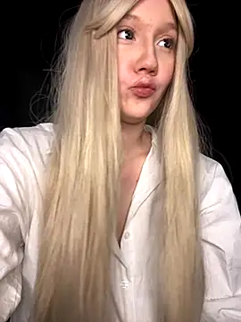 Snapshot of Darling_Bri_ chatting on 10, 11, 2025 Darling Bri online show from 10, 11, 2025