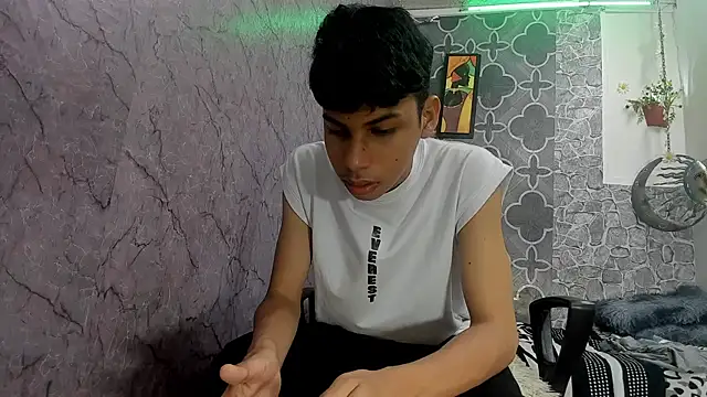 sexyboys cutex18 online show from 17, 2, 2026