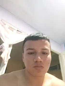 Snapshot of TuChico3n4 chatting on 5, 10, 2025 TuChico3n4 online show from 5, 10, 2025