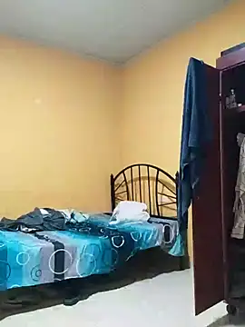 Snapshot of TuChico3n4 chatting on 6, 10, 2025 TuChico3n4 online show from 6, 10, 2025