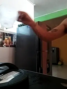 Snapshot of TuChico3n4 chatting on 14, 10, 2025 TuChico3n4 online show from 14, 10, 2025