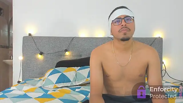 Sexy Couple Xx online show from 14, 3, 2026