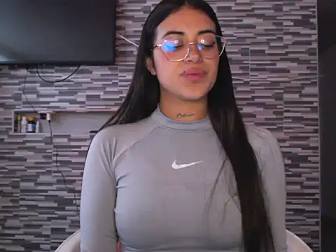 Carla Bennett   online show from 28, 10, 2025