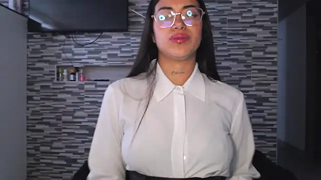 Carla Bennett   online show from 18, 11, 2025