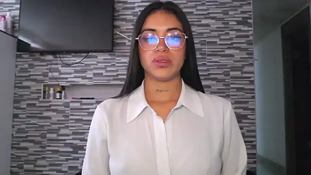 Carla Bennett   online show from 19, 11, 2025