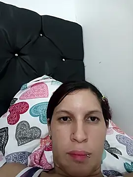 Snapshot of Mariana08andDiego chatting on 20, 11, 2025 Mariana08andDiego online show from 20, 11, 2025