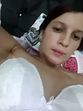 Snapshot of Mariana08andDiego chatting on 21, 11, 2025 Mariana08andDiego online show from 21, 11, 2025