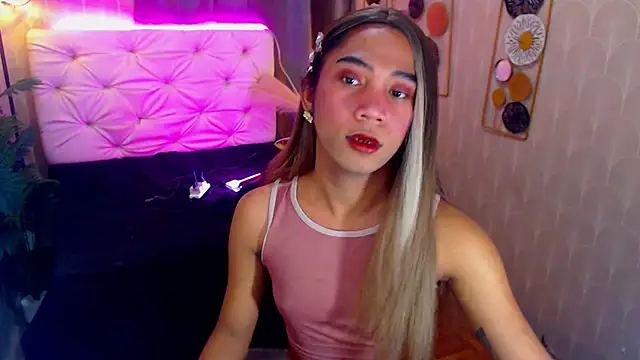 Snapshot of Seductive_nathalie chatting on 17, 10, 2025 Seductive nathalie online show from 17, 10, 2025