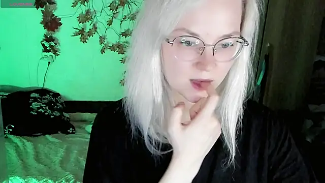 HoneyDazzle online show from 7, 11, 2025