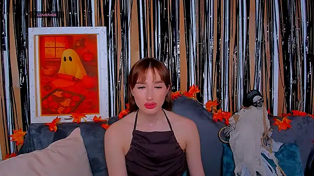 Snapshot of Olivia_Grantt chatting on 25, 10, 2025 Olivia Grantt online show from 25, 10, 2025