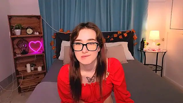 Snapshot of Olivia_Grantt chatting on 3, 12, 2025 Olivia Grantt online show from 3, 12, 2025