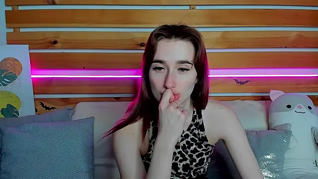 Snapshot of Olivia_Grantt chatting on 4, 12, 2025 Olivia Grantt online show from 4, 12, 2025