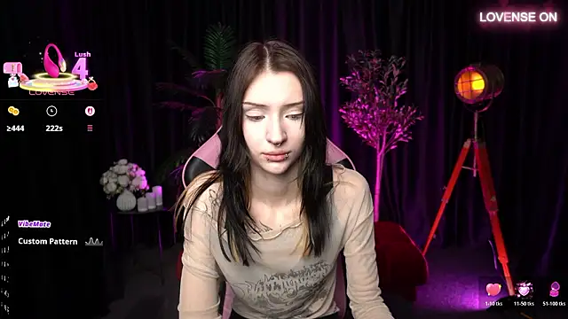 Snapshot of Trix_Void chatting on 14, 2, 2026 Trix Void online show from 14, 2, 2026