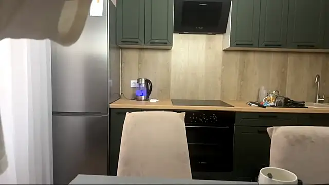 Snapshot of SunnySprinkle chatting on 9, 10, 2025 SunnySprinkle online show from 9, 10, 2025