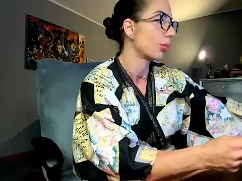 Alesyamuscledollxh online show from 2, 2, 2026