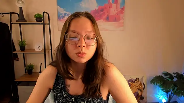 Nuura Moore online show from 20, 10, 2025