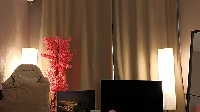 Milf mammyy online show from 14, 10, 2025