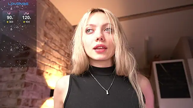 Snapshot of _favdream chatting on 24, 10, 2025 favdream online show from 24, 10, 2025