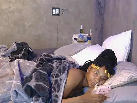 petite queenx online show from 15, 10, 2025