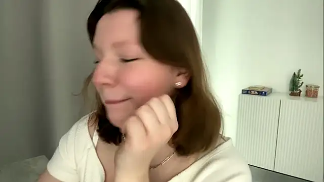 TamekiaSamii online show from 8, 11, 2025