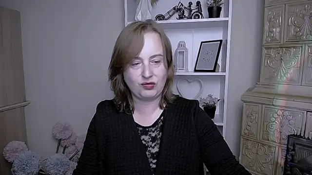 Snapshot of HelenFl chatting on 10, 10, 2025 HelenFl online show from 10, 10, 2025