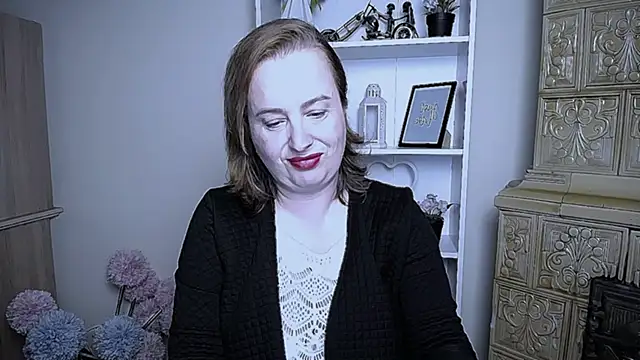 Snapshot of HelenFl chatting on 11, 10, 2025 HelenFl online show from 11, 10, 2025