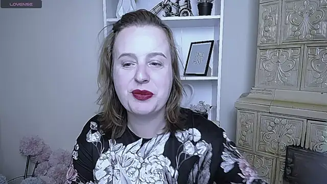 Snapshot of HelenFl chatting on 23, 10, 2025 HelenFl online show from 23, 10, 2025