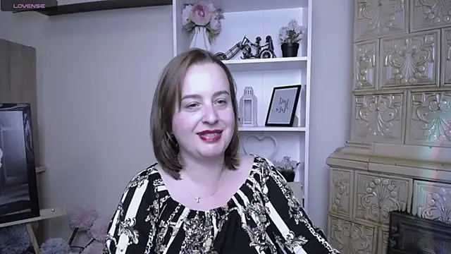 Snapshot of HelenFl chatting on 27, 10, 2025 HelenFl online show from 27, 10, 2025