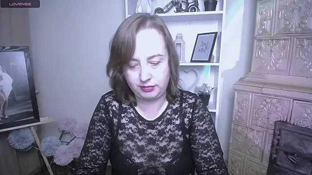 Snapshot of HelenFl chatting on 4, 11, 2025 HelenFl online show from 4, 11, 2025