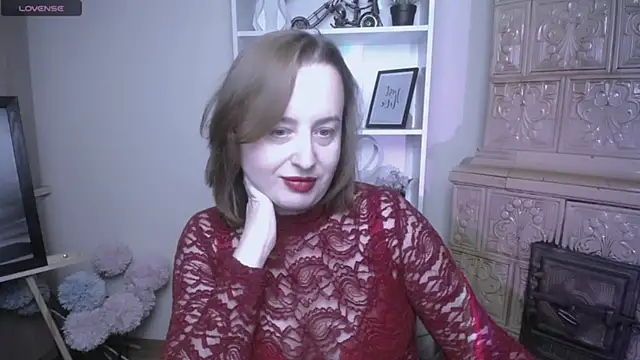 Snapshot of HelenFl chatting on 18, 11, 2025 HelenFl online show from 18, 11, 2025