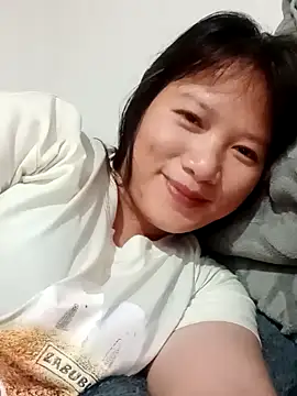 Snapshot of TrangNemo chatting on 11, 10, 2025 TrangNemo online show from 11, 10, 2025