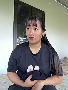 Snapshot of TrangNemo chatting on 17, 10, 2025 TrangNemo online show from 17, 10, 2025