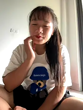 Snapshot of TrangNemo chatting on 21, 10, 2025 TrangNemo online show from 21, 10, 2025