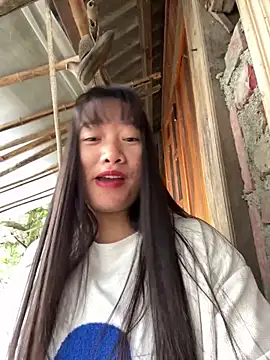 Snapshot of TrangNemo chatting on 28, 10, 2025 TrangNemo online show from 28, 10, 2025