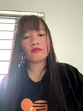 Snapshot of TrangNemo chatting on 4, 11, 2025 TrangNemo online show from 4, 11, 2025