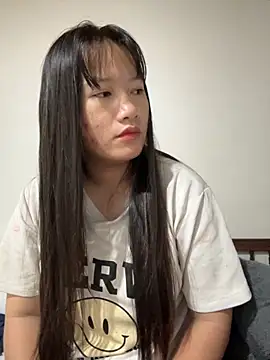 Snapshot of TrangNemo chatting on 9, 11, 2025 TrangNemo online show from 9, 11, 2025