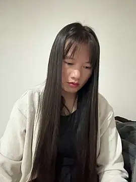 Snapshot of TrangNemo chatting on 12, 11, 2025 TrangNemo online show from 12, 11, 2025