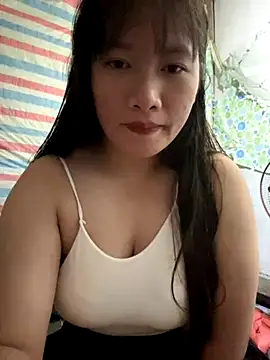 Snapshot of TrangNemo chatting on 16, 11, 2025 TrangNemo online show from 16, 11, 2025