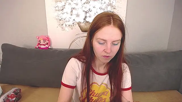 Evarey  online show from 14, 10, 2025