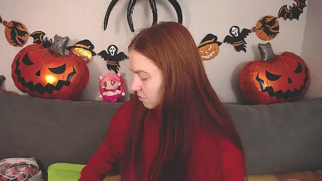 Evarey  online show from 25, 10, 2025