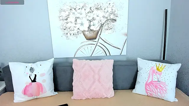 Evarey  online show from 17, 11, 2025