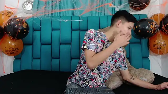 Snapshot of Brian_hot chatting on 25, 10, 2025 Brian hot online show from 25, 10, 2025