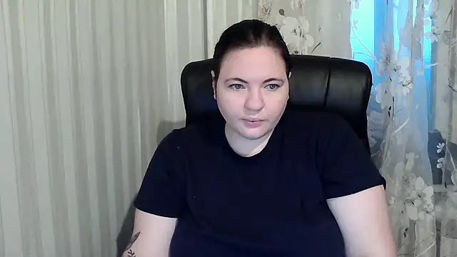 XLisaBlueXs  online show from 8, 10, 2025