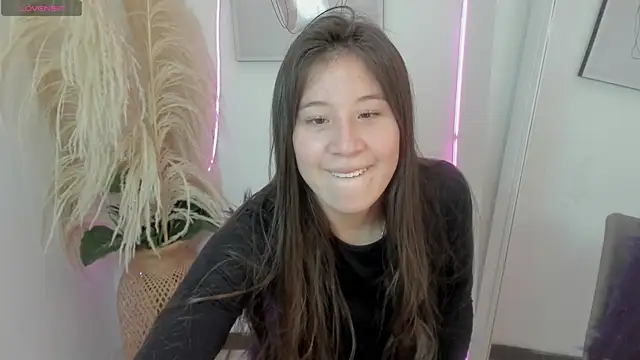 Snapshot of TamaraKarter chatting on 1, 11, 2025 TamaraKarter online show from 1, 11, 2025