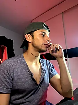 Snapshot of ErosDominant chatting on 19, 10, 2025 ErosDominant online show from 19, 10, 2025