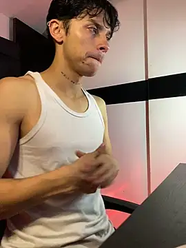 Snapshot of ErosDominant chatting on 6, 11, 2025 ErosDominant online show from 6, 11, 2025