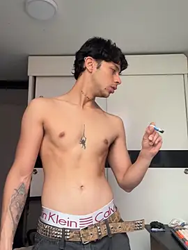 Snapshot of ErosDominant chatting on 21, 11, 2025 ErosDominant online show from 21, 11, 2025